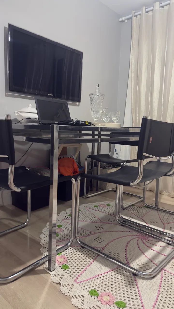 Mesa de jantar com tampo de vidro e aparador de presente    - Foto 3