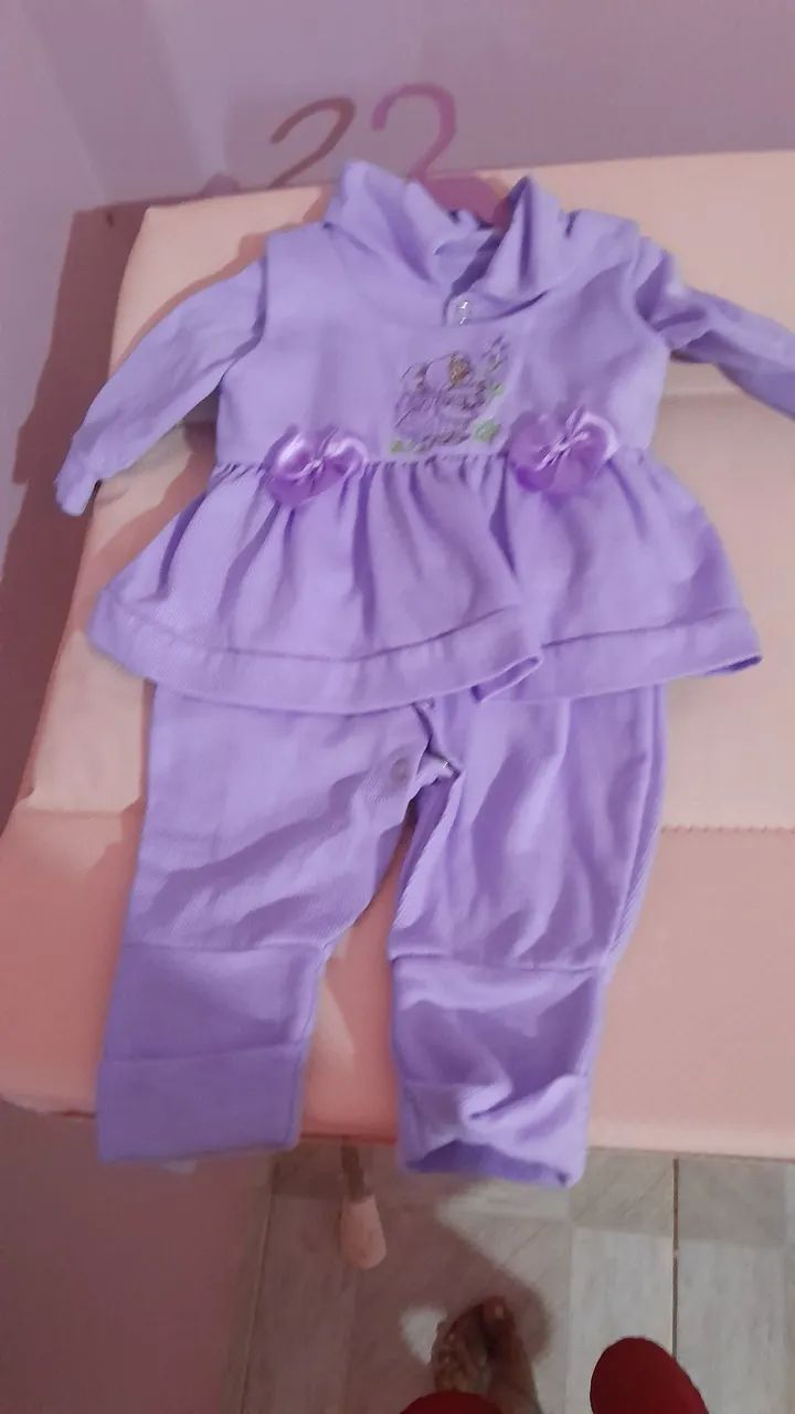 Roupas e calçados de bebê 