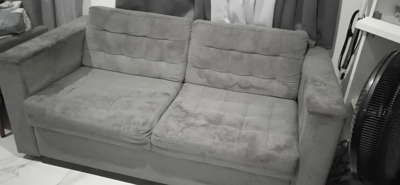 Vendo sofá 2 lugares espaçoso.  - Foto 3