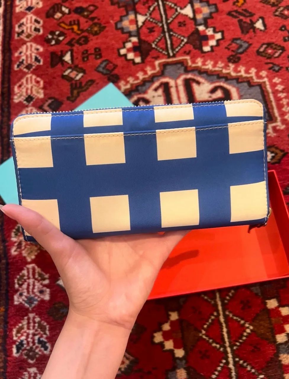 Carteira Kate spade azul e branca  - Foto 3