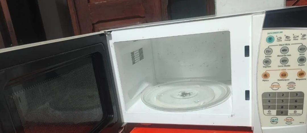 MICROONDAS ELETROLUX EM OTIMO ESTADO - Foto 2