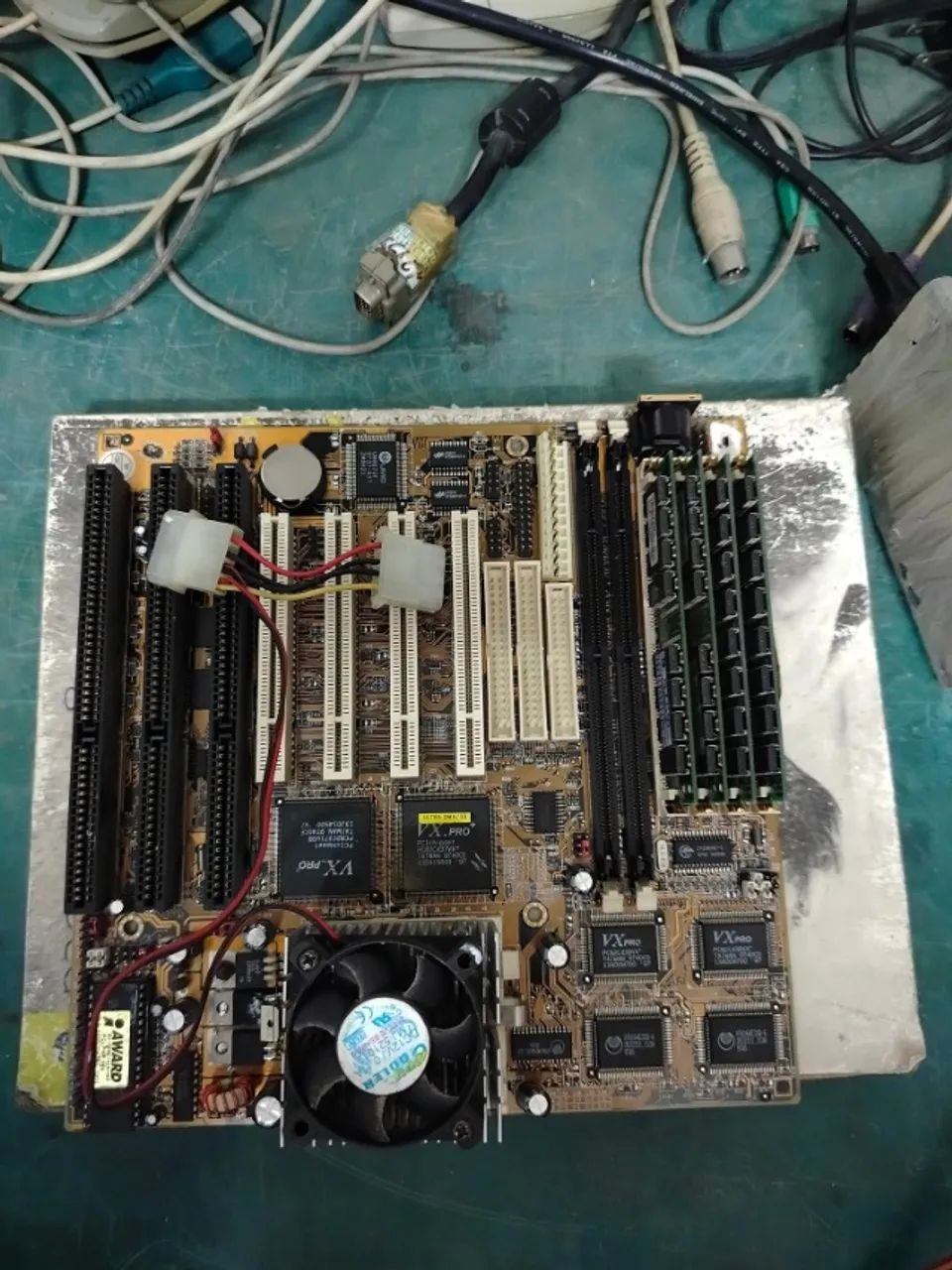 Kit placa PCChips M537 V5.2A VXPro+ + Pentium MMX 233MHz + 64MB RAM Socket 7 Retro PC