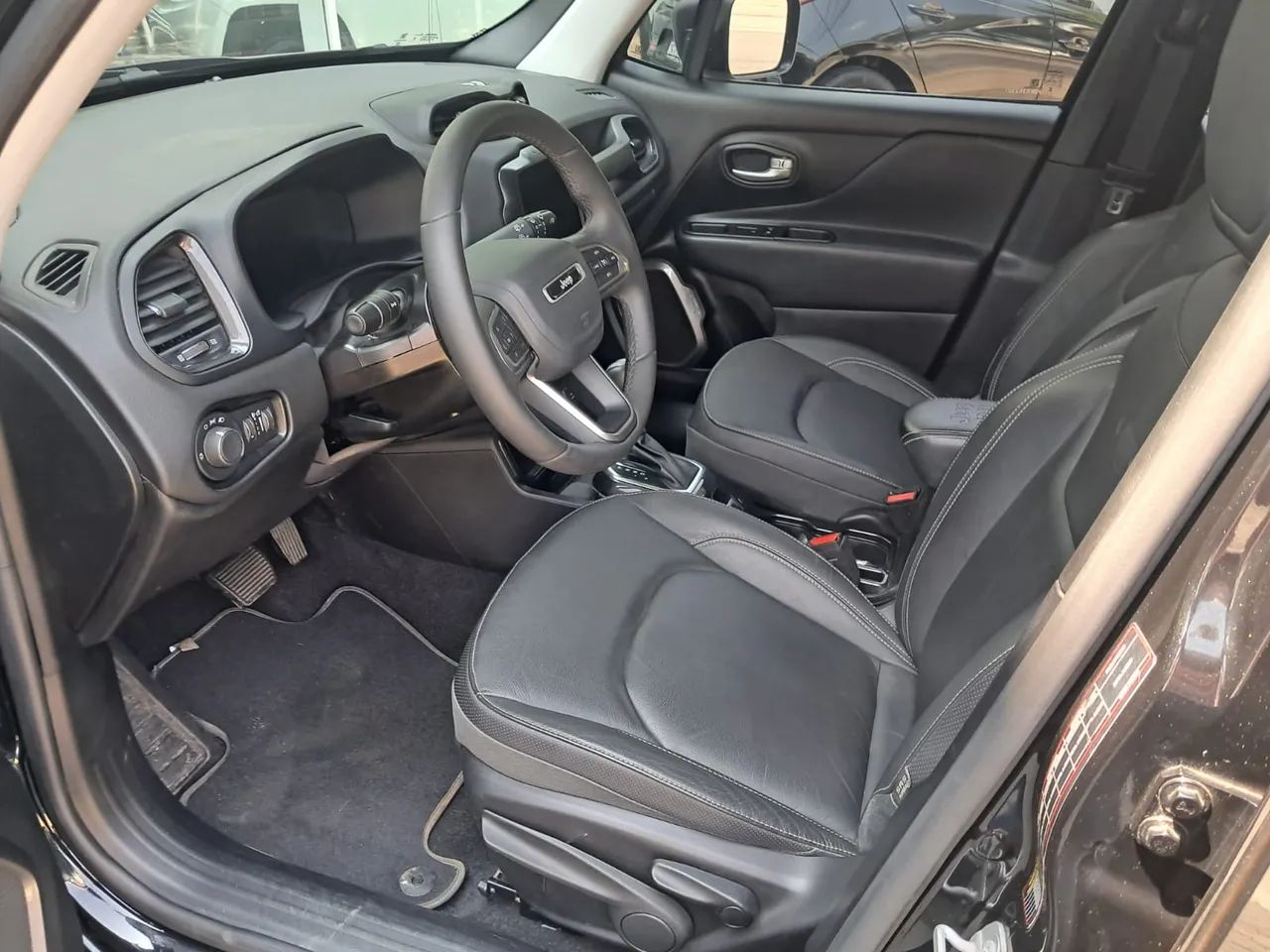 Jeep Renegade Longitude T270 1.3 Turbo 4x2 Aut., foto 8 de 10