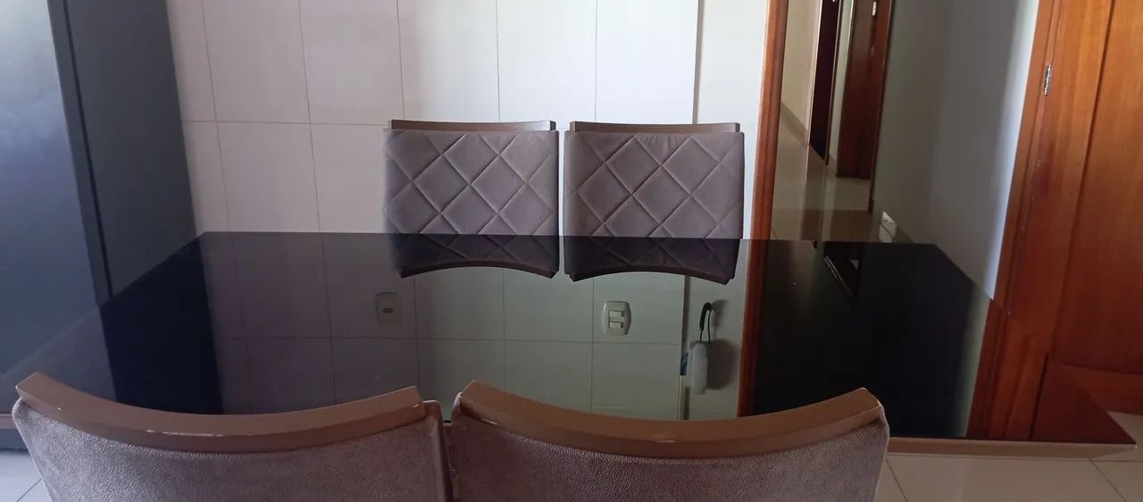 Mesa com 4 cadeiras  - Foto 3