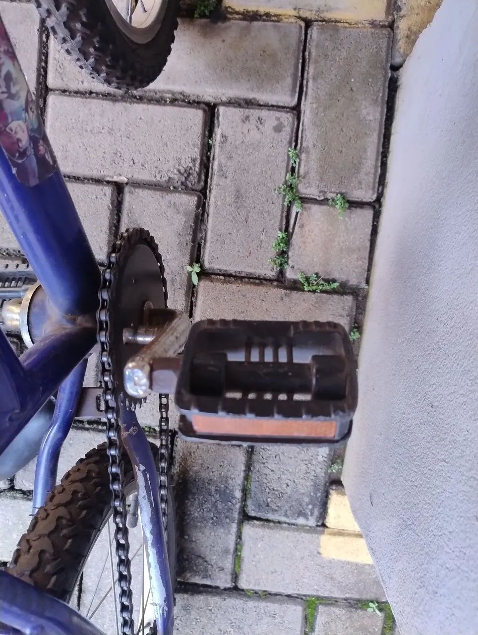 Bicicleta infantil aro 16 com rodinhas - Foto 4