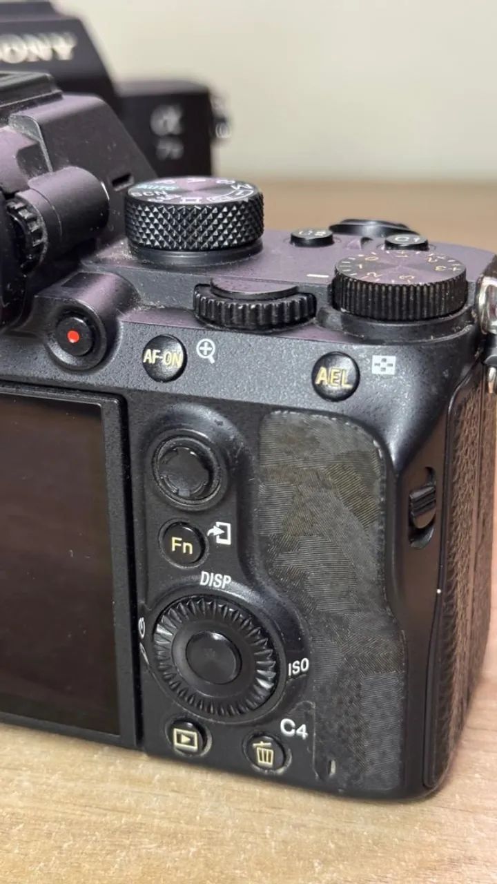 Câmera Sony A7iii em excelente estado - Câmeras e Filmadoras