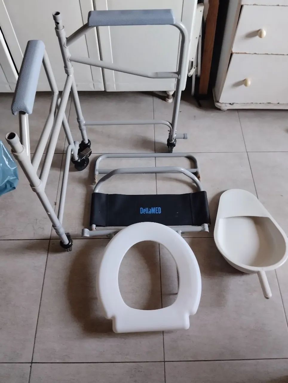 Cadeira Higiênica com comadre  - Foto 4