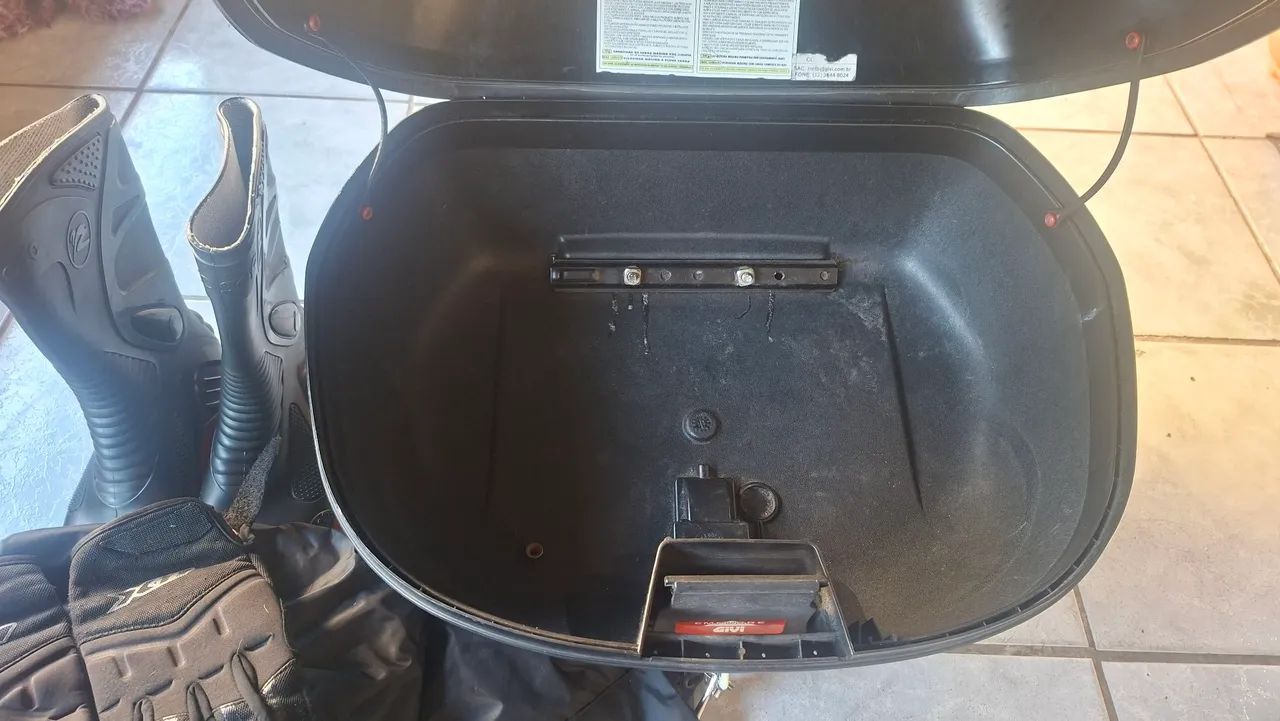 Baú GIVI 45 L com suporte Scam - Foto 3