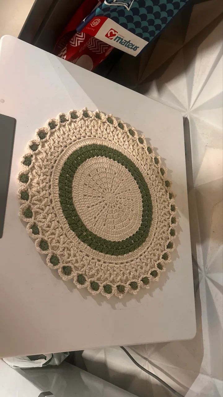 Conjunto com 6 Suplás de Crochê para Mesa - Bege e Verde - Foto 2
