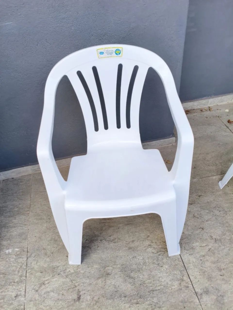 Conjunto Mesa e Cadeiras de Plástico - Foto 3