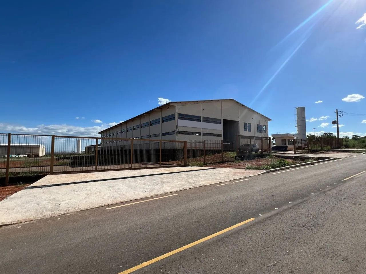 Galpão para locação com 1.600m² de AC e 20.000m² de LT