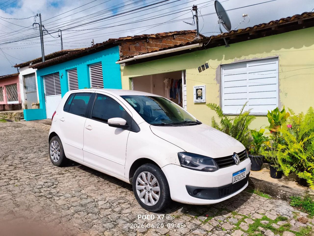 Volkswagen Fox Fox 1.0 Mi Total Flex 8V 3p 2013