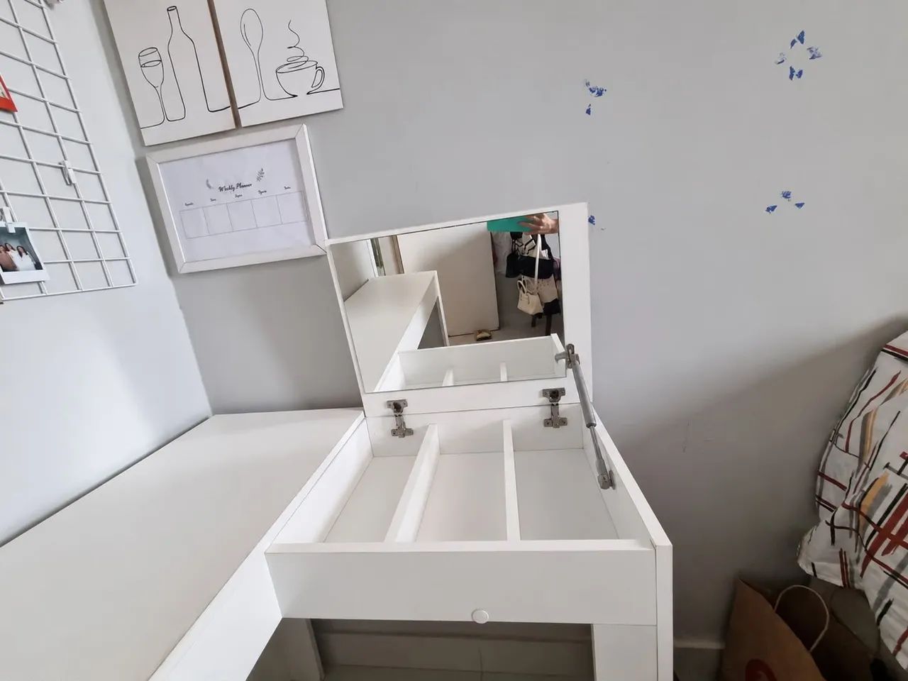 Mesa de quarto com penteadeira 