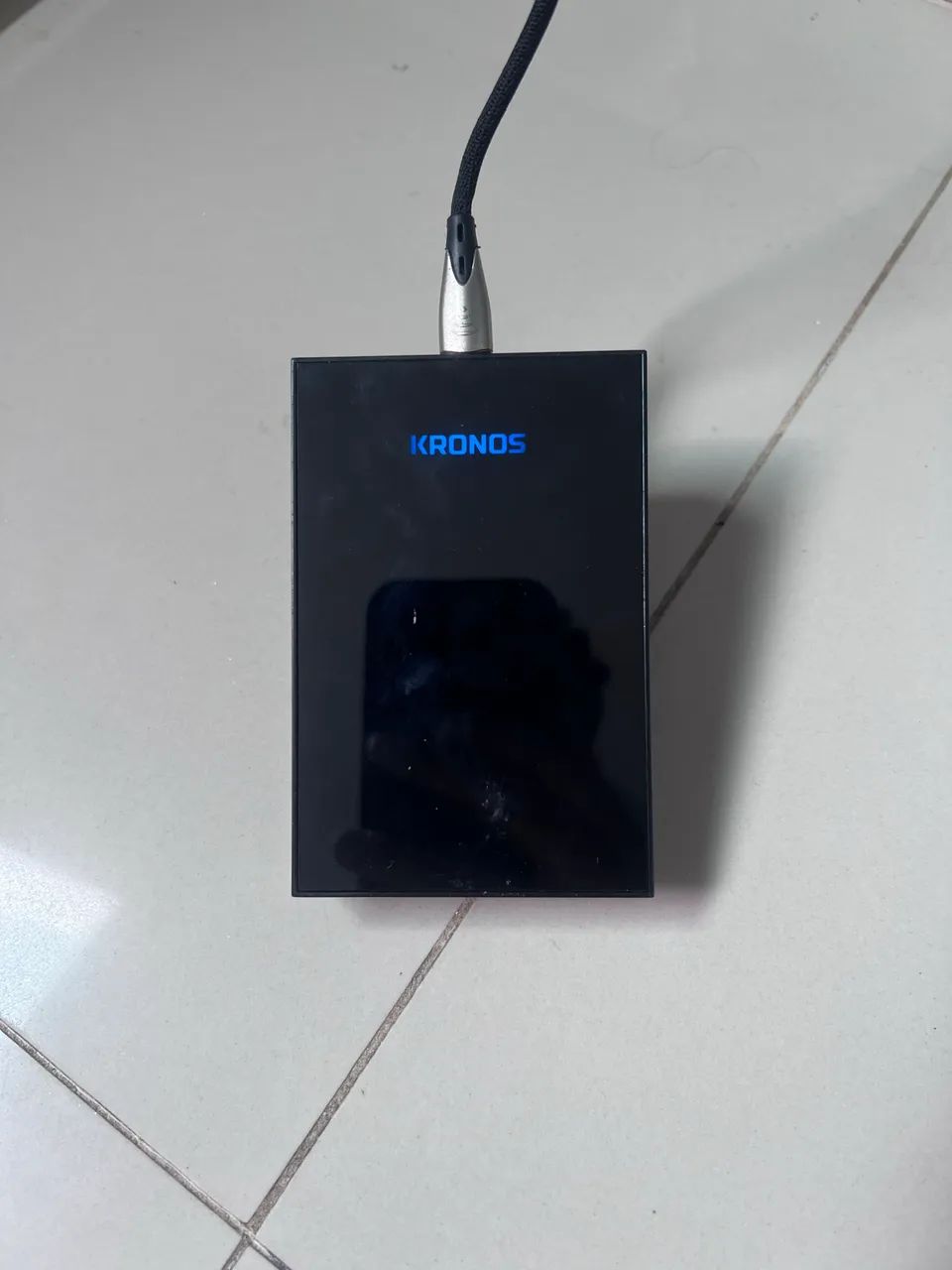 Streaming Box Kronos para CarPlay e Android Auto