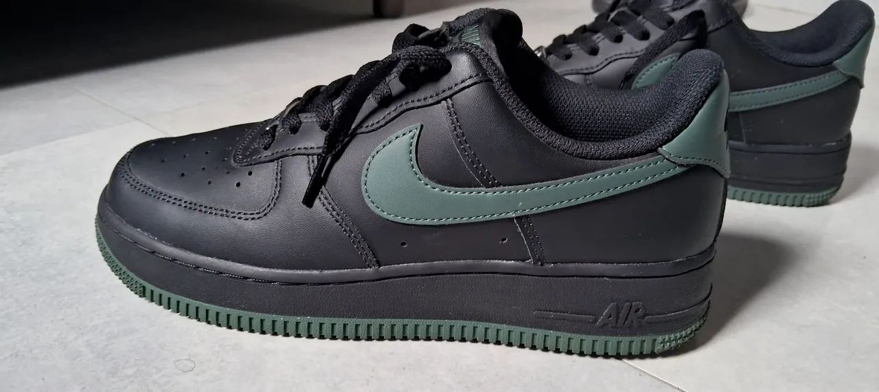 TÊNIS NIKE AIR FORCE 1 Preto com Verde