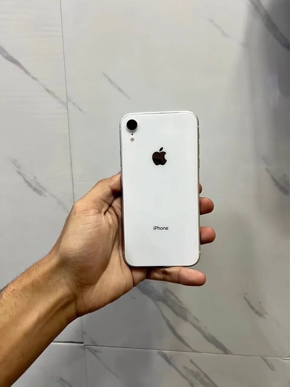 Vendo iPhone XR branco de 64gb