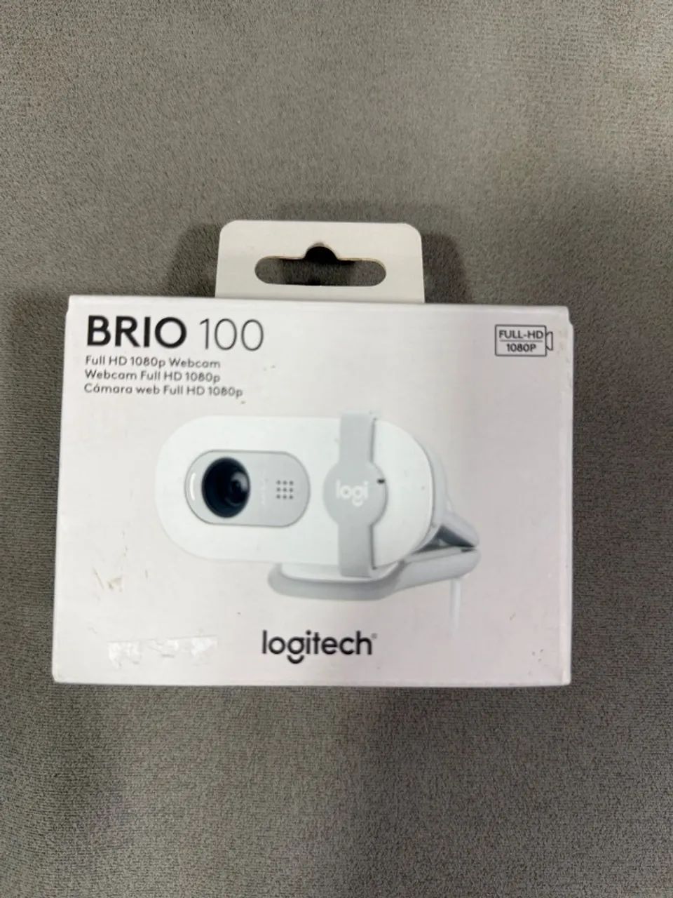Webcam Full HD Logitech Brio 100 com Microfone Integrado, Proteção de Privacidade, Correçã