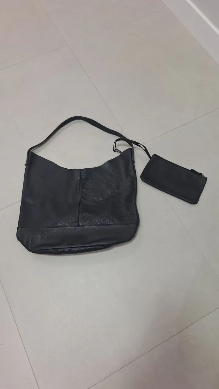 Bolsa grande preta em couro legítimo marca Dora Lis - Foto 3