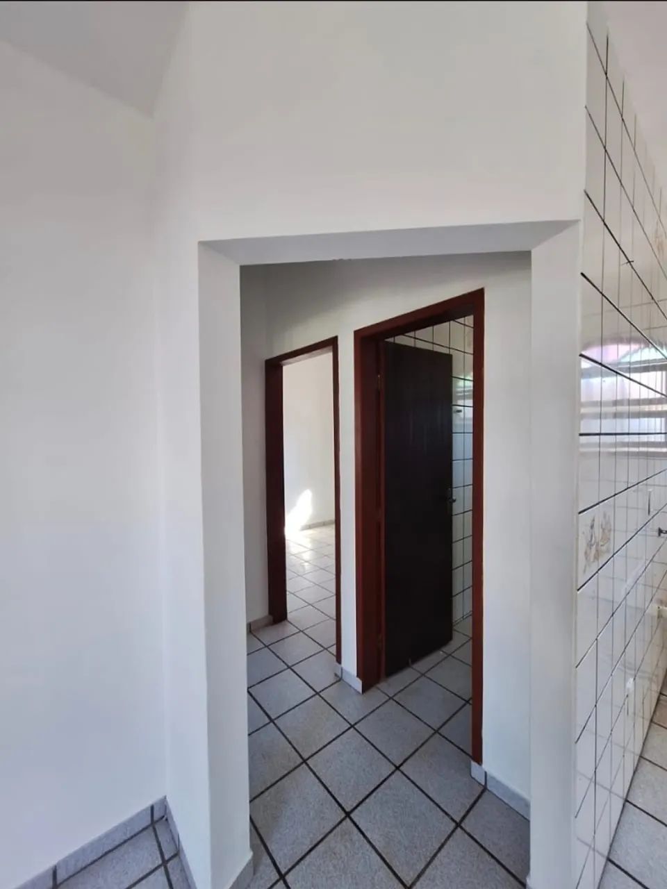 Alugo apartamento 2 dormitórios - 100m mar - Foto 4