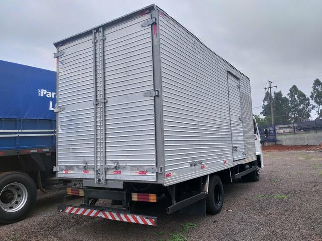 Agrale *. MWM X10 com Bau de 5,5m x 2,5m - Foto 6