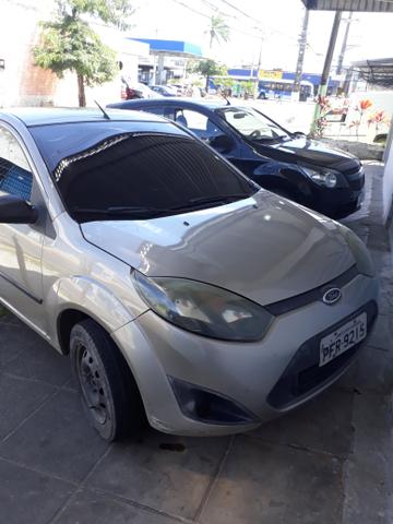 Vendo um carro Ford fiesta completo - Foto 2