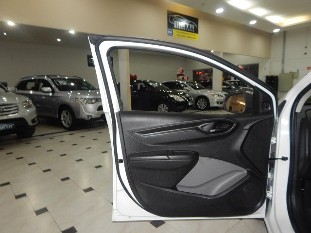 Chevrolet Onix 1.0 Mpfi Joy 8v Flex 4p Completo Impecável - Foto 16