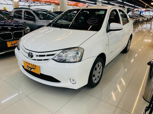  2518  TOYOTA ETIOS X SEDAN 1.5 ANO 2015/2015