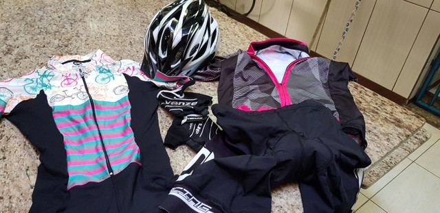 Kit pdal / Macacão,  short, blusa, luva, capacete 