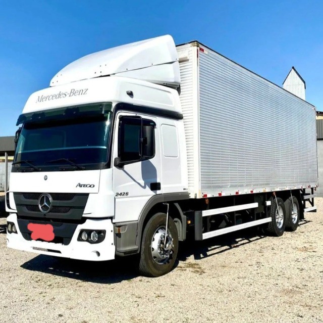 MB ATEGO 2426 TRUCK 6X2 BAÚ ANO 2015  ENTRADA + DIVIDA  LER DESCRIÇÃO