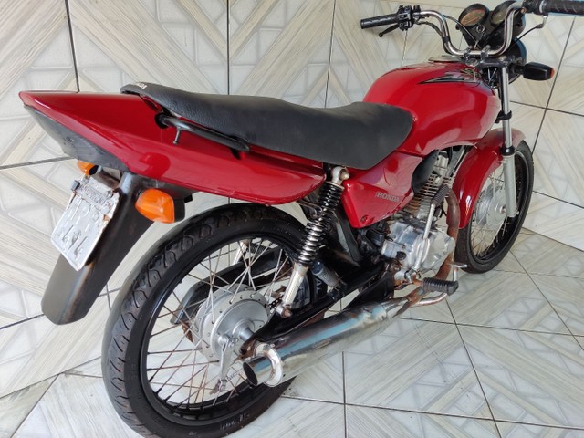 TITAN KS ANO 2004