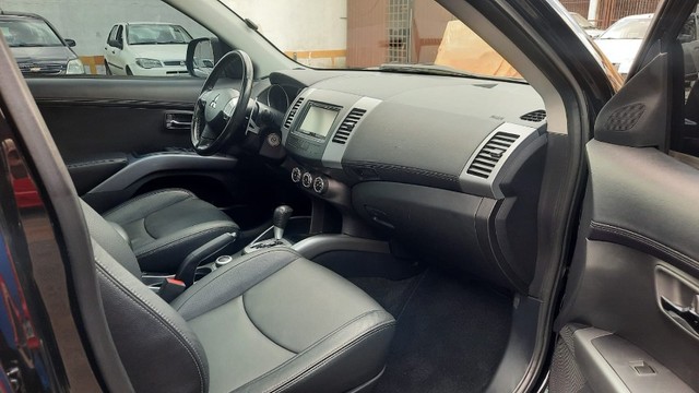 Mitsubishi Outlander 3.0 Gt 4x4 V6 24v Gasolina 4p Automático  ( 2011/12 ) - Foto 15
