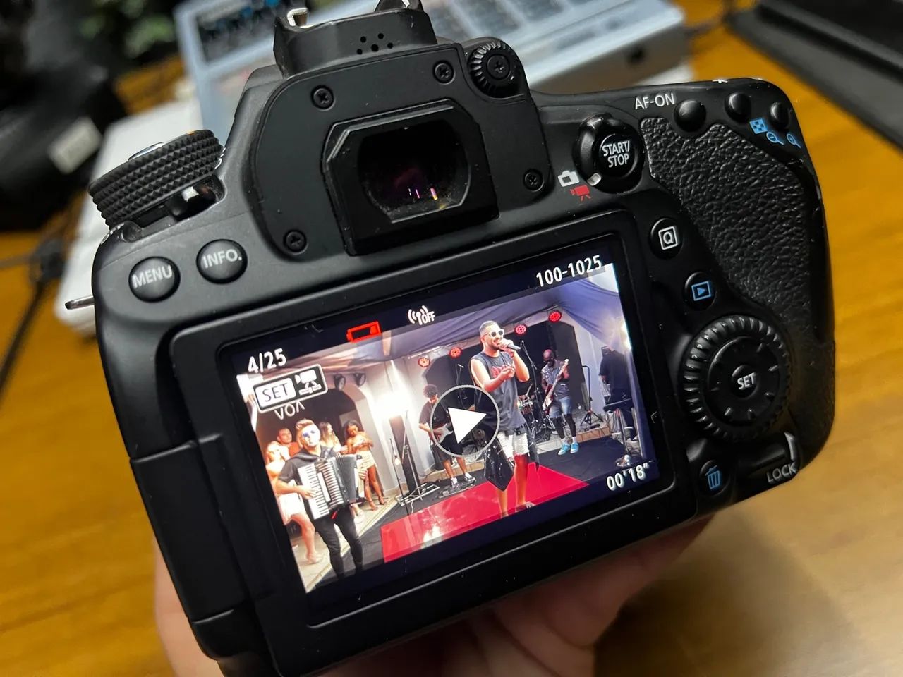 Câmera Canon 80D impecável  - Foto 6