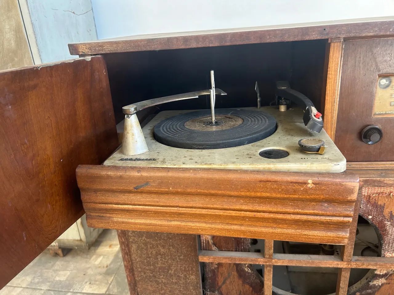 Vintage cheapest RCA Victor Radio