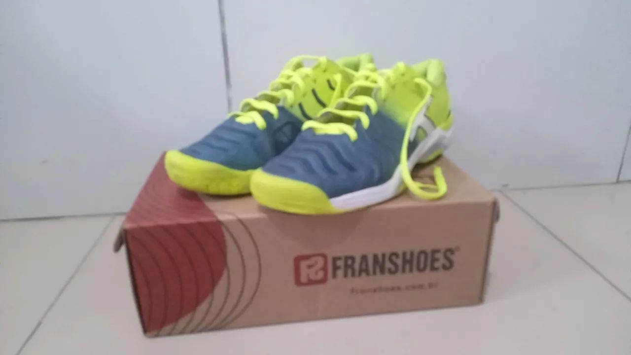 Tênis Esportivo - seminovo 