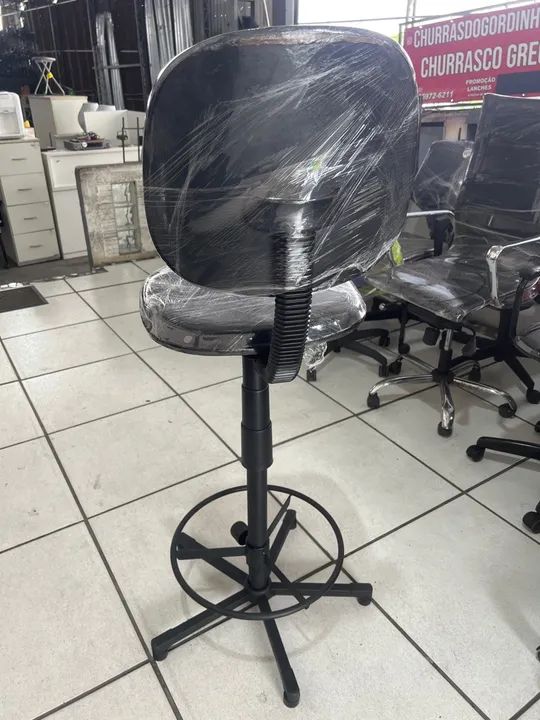 Cadeira mocho balcão caixa faço qualquer altura  - Foto 2