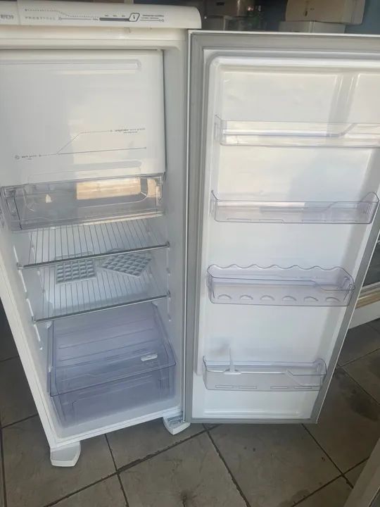 Refrigerador Electrolux  390 litros - Foto 6