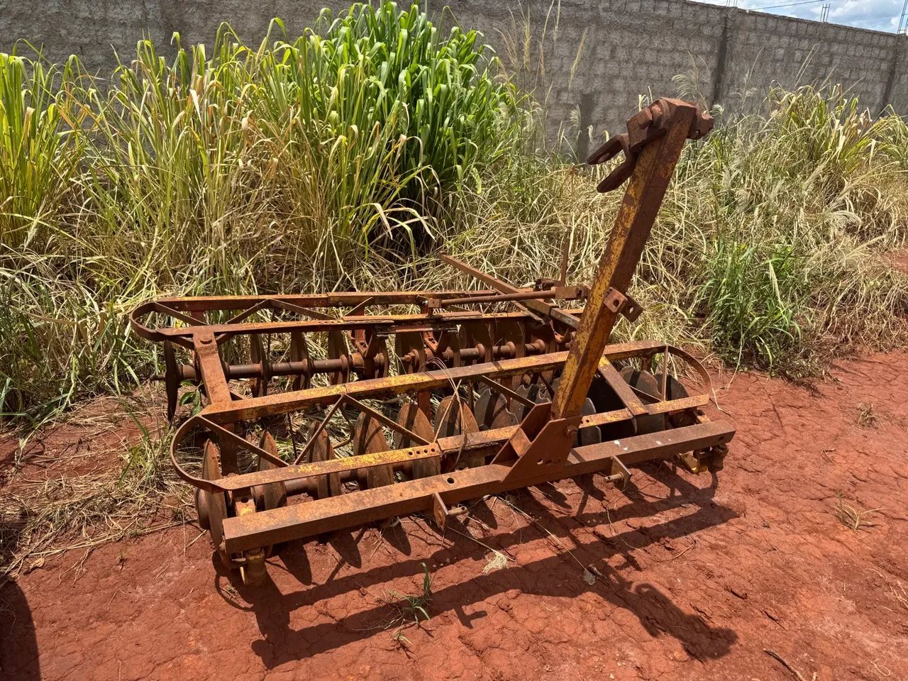 MF 50x 4 marchas e implementos em excelente estado!! - Foto 6