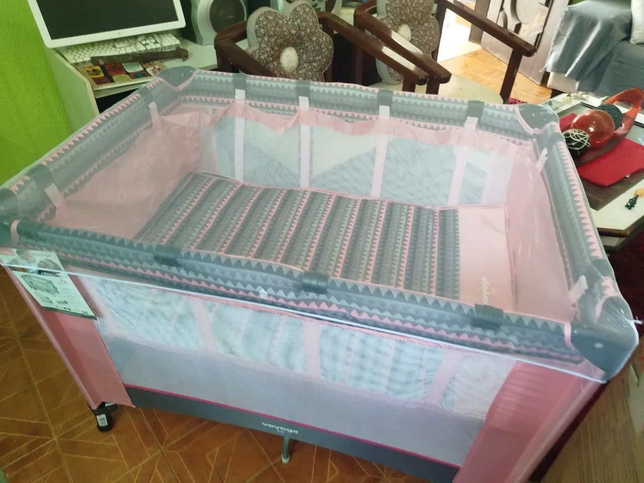 Berço Portátil Voyage Fit Rosa Geo - NOVO zero na caixa! - Foto 3