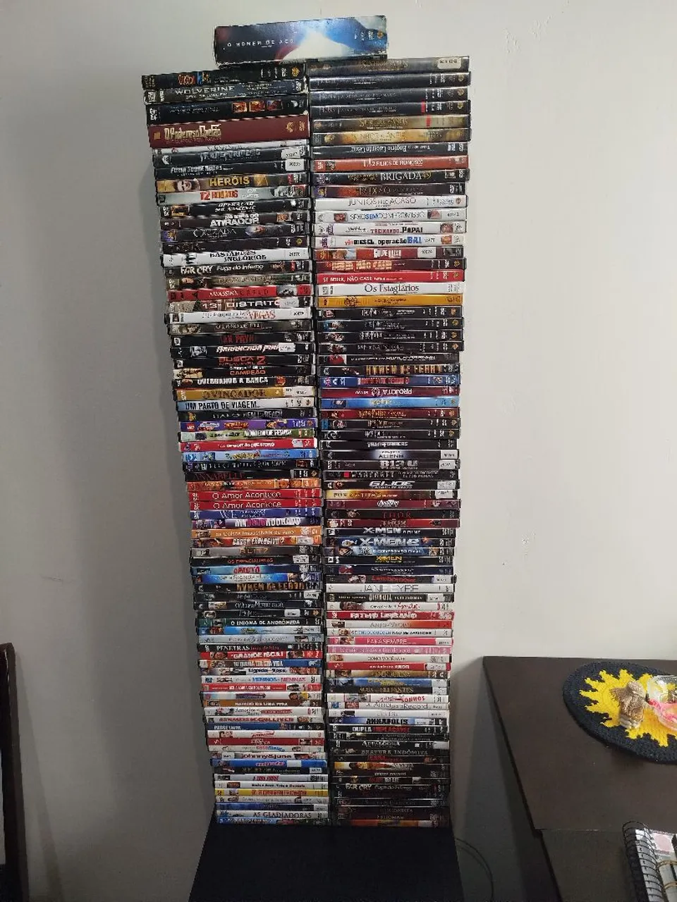 Coleção de Filmes em DVD Com DVD Aparelho Incluso no LOTE