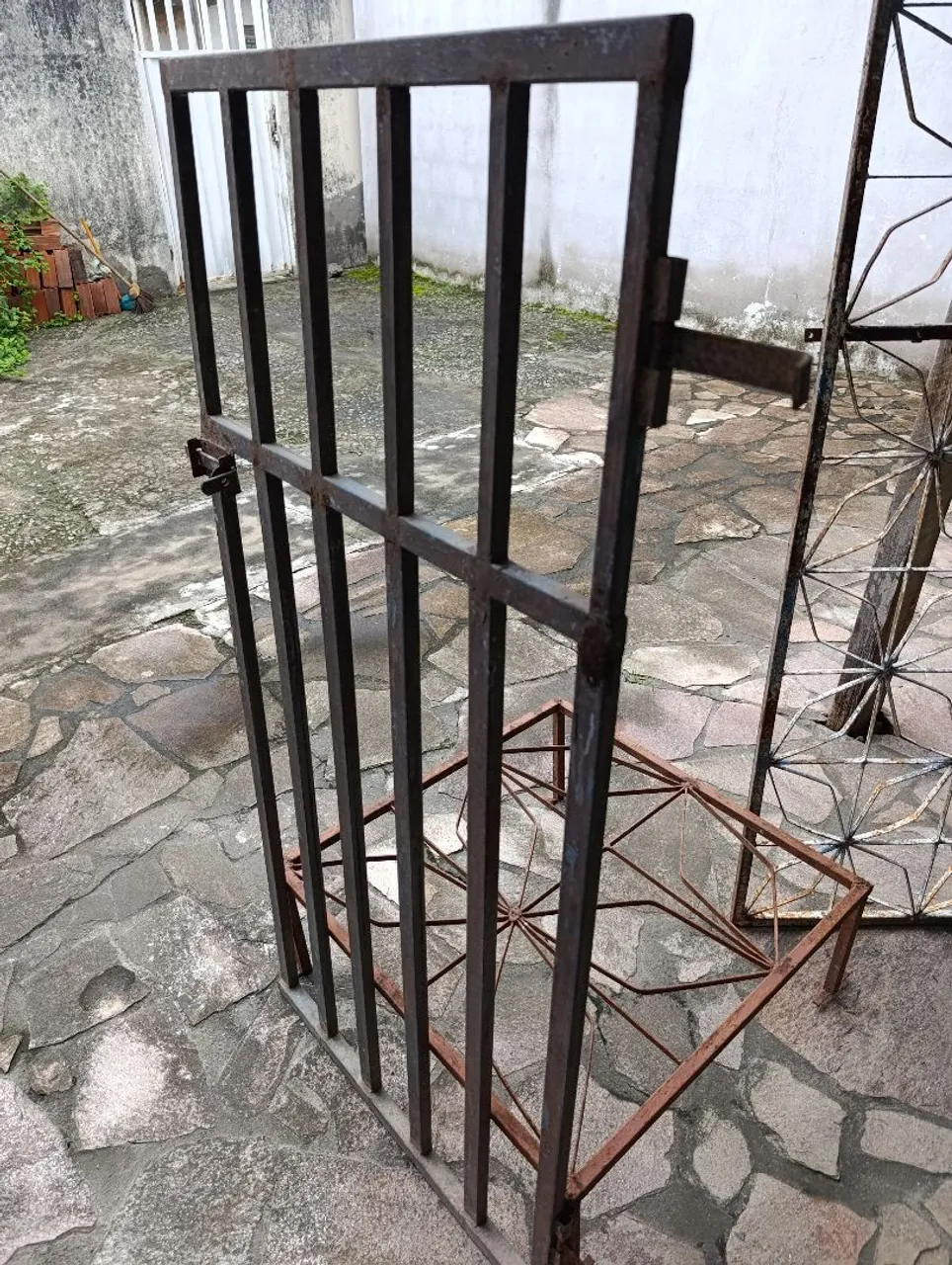 GRADE DE PROTEÇÃO EM FERRO, TODAS PARA VENDER