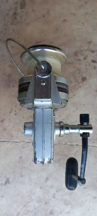 Carretilha de Pesca Daiwa 9000C - Foto 2