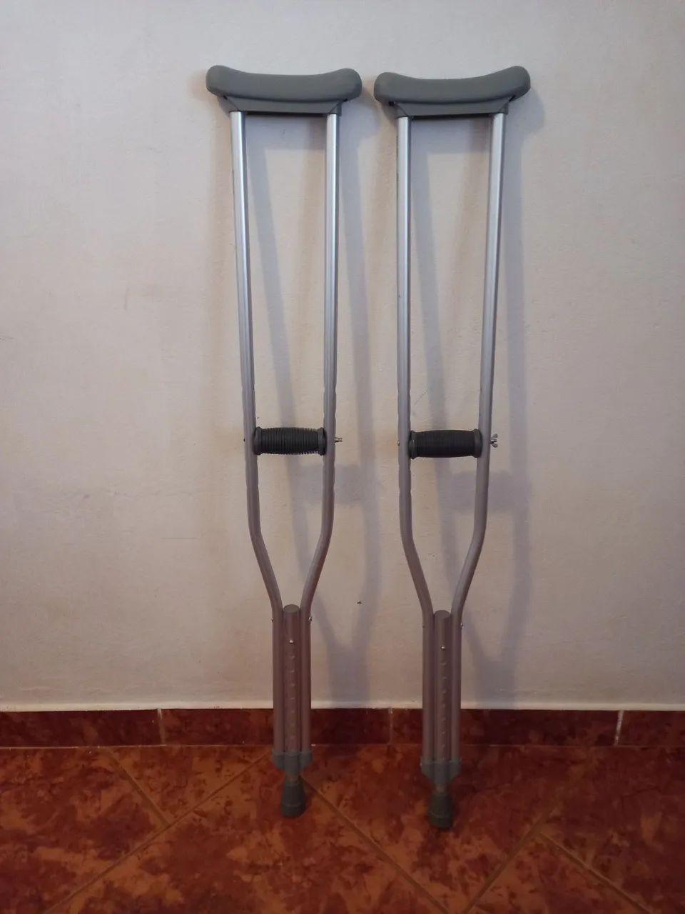 Vendo um par de muletas  - Foto 2