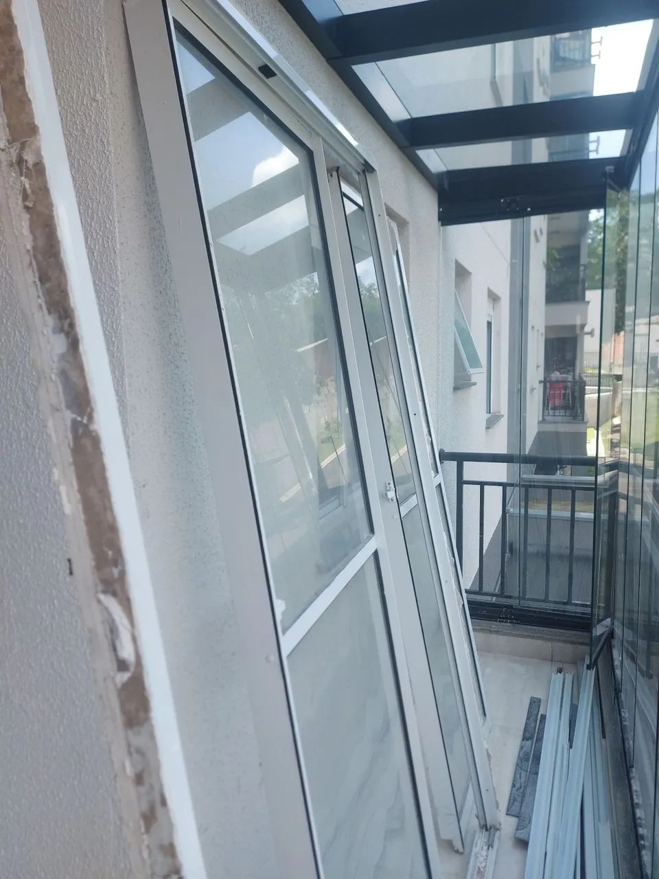 Porta Balcão de aço com batente e moldura - Foto 3