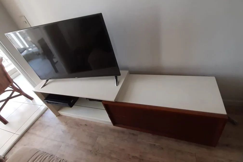 Rack para TV em laca, moderno e espaçoso - Foto 5