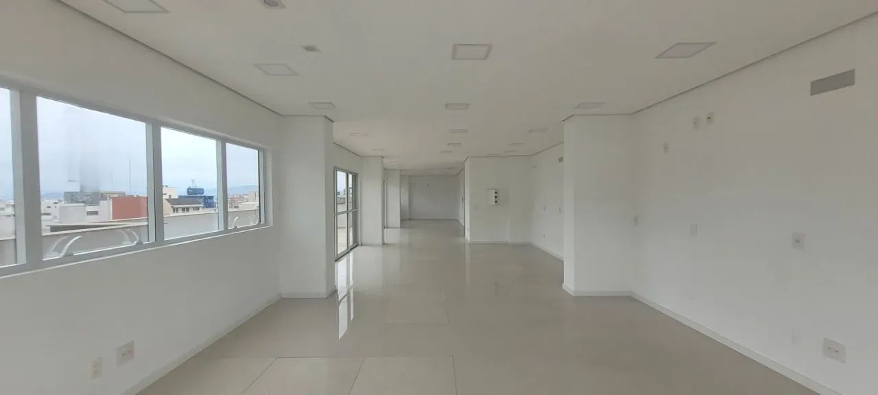 Andar/Sala comercial com vista mar e 2 vagas para locação no Centro de Florianópolis. - Foto 8