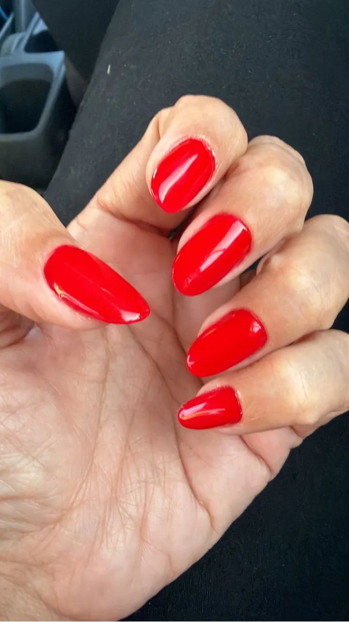 Precisa-se de nail manicure