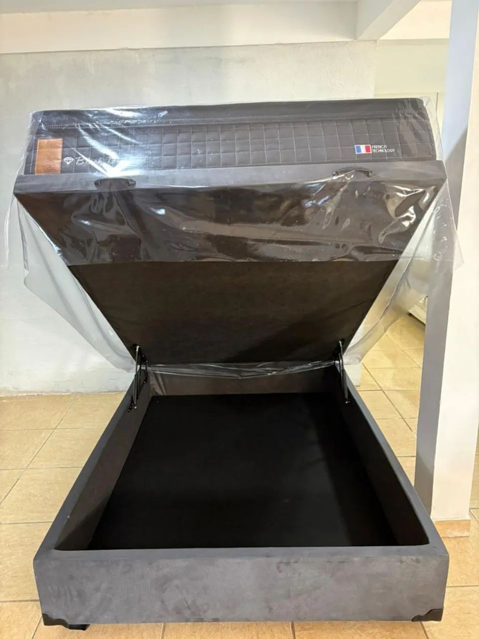 Base baú para colchão de casal