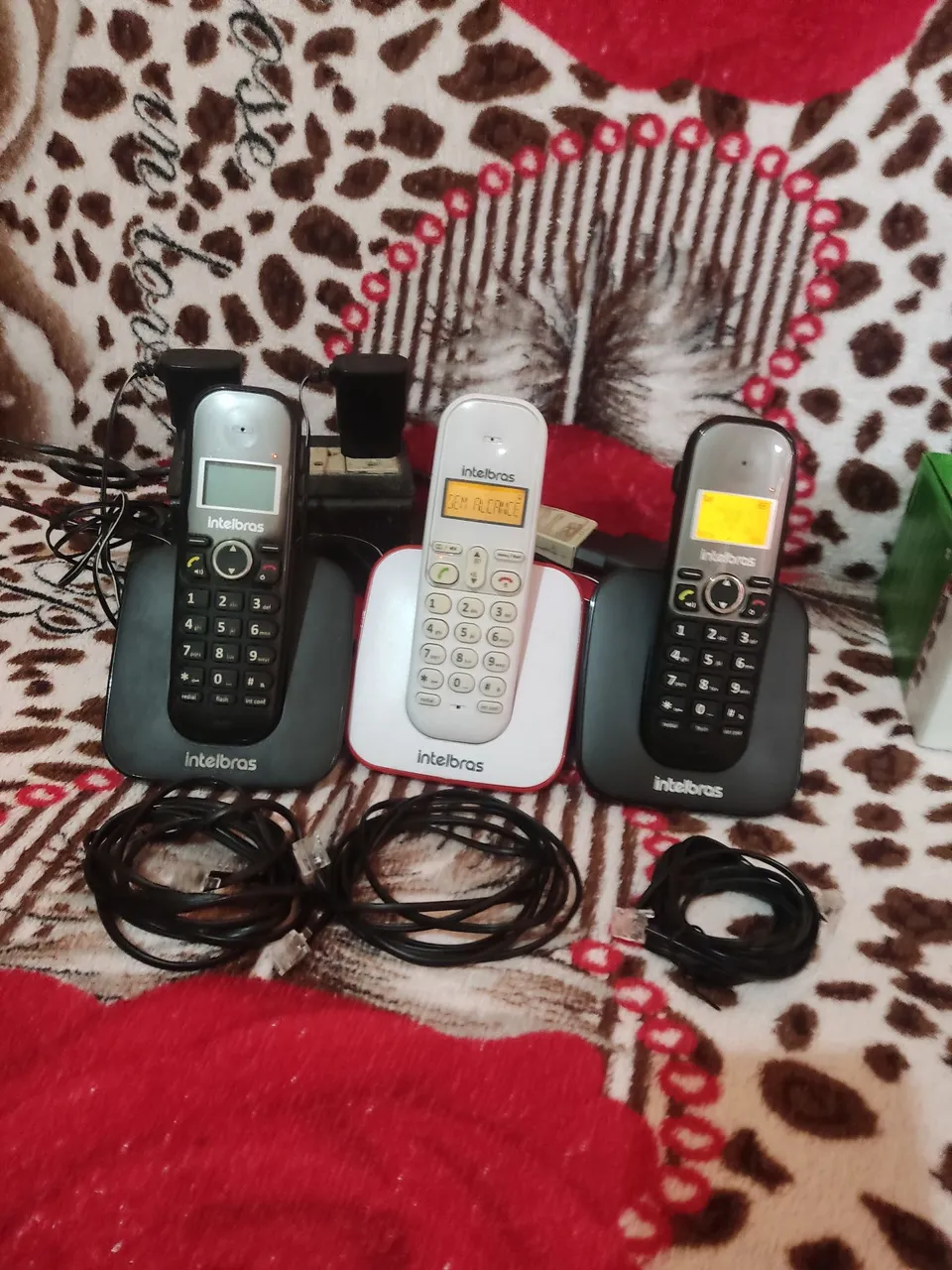 3 Telefones Intelbras - Fixos e Sem Fio!!! negociável 