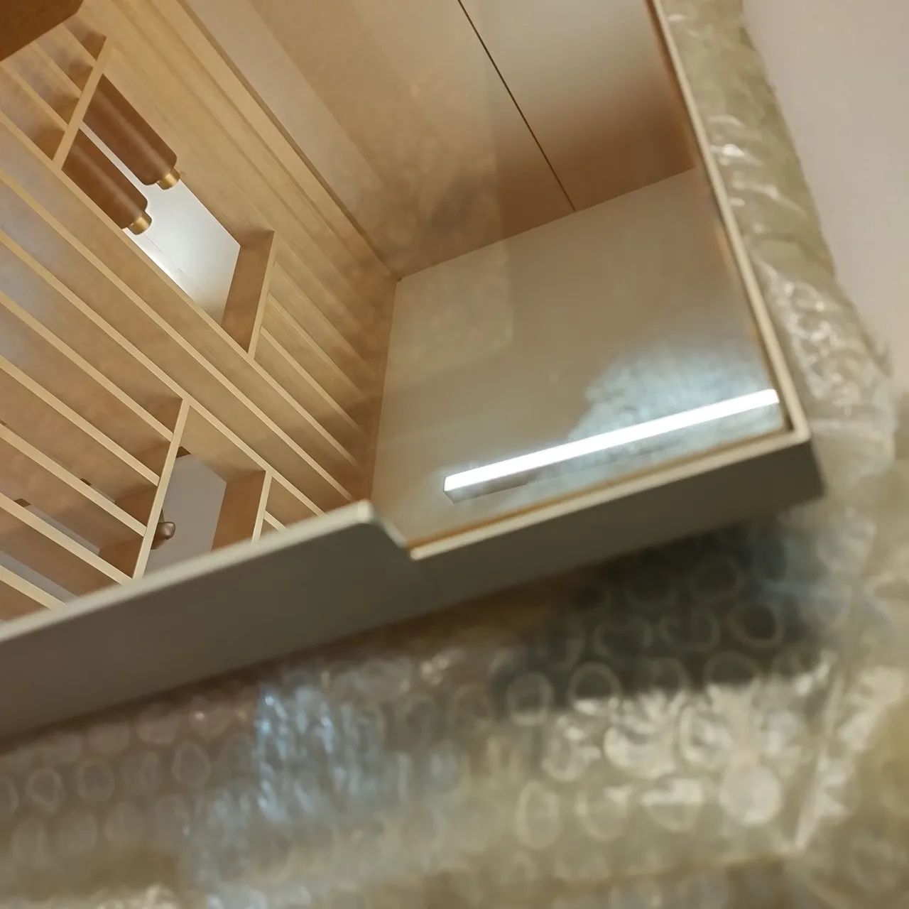 Porta com perfil em alumínio e vidro bronze - Foto 2