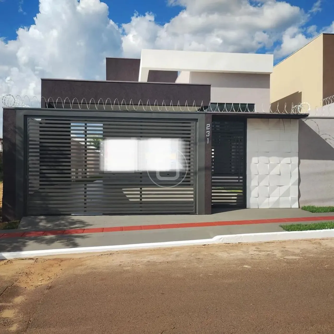 CASA COM 03 QUARTOS NO SIRIO LIBANES
